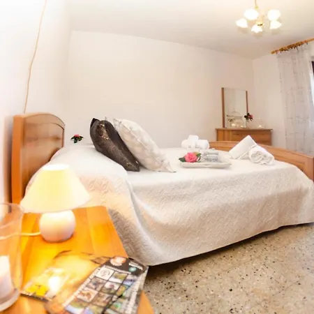 Holiday home Rondinaio *