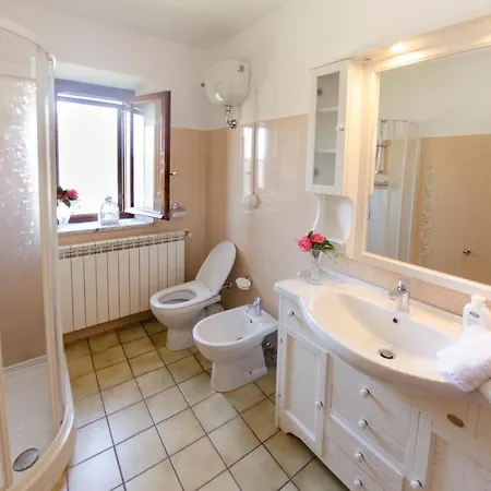Holiday home Rondinaio *